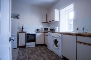 Dragons Den - 2 Bedroom Apartment - Tenby