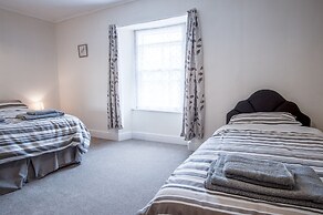 Dragons Den - 2 Bedroom Apartment - Tenby