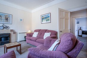 Dragons Den - 2 Bedroom Apartment - Tenby