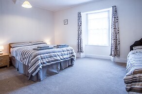 Dragons Den - 2 Bedroom Apartment - Tenby