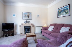 Dragons Den - 2 Bedroom Apartment - Tenby
