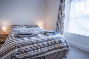 Dragons Den - 2 Bedroom Apartment - Tenby