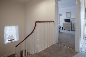 Dragons Den - 2 Bedroom Apartment - Tenby