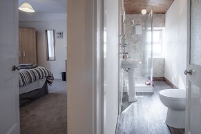 Dragons Den - 2 Bedroom Apartment - Tenby