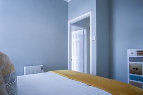 Flint House - 2 Bedroom Apartment - Tenby