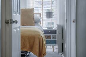 Flint House - 2 Bedroom Apartment - Tenby