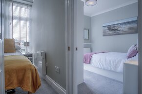 Flint House - 2 Bedroom Apartment - Tenby