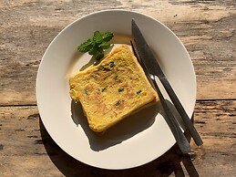 Lembah Rinjani Villa & Resto Syariah by ecommerceloka