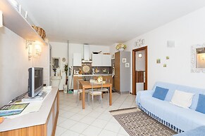 Cozy Apartment With Large Garden