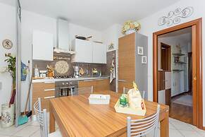 Cozy Apartment With Large Garden