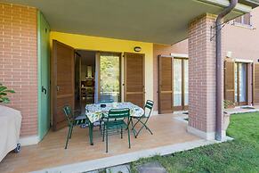 Cozy Apartment With Large Garden