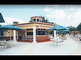 2 Bedroom Condo Next to Disney World! Full of Amenities, Water Park, G