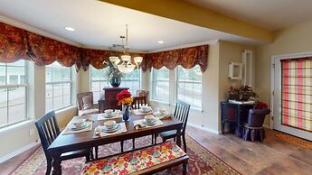 Exquisite Mountain Mansion Entire Home