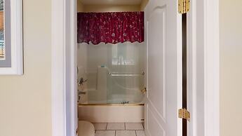 Exquisite Mountain Mansion Entire Home