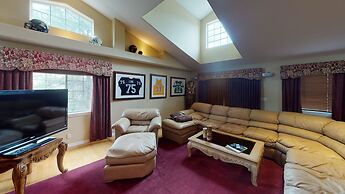 Exquisite Mountain Mansion Entire Home