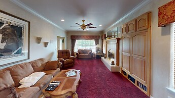 Exquisite Mountain Mansion Entire Home