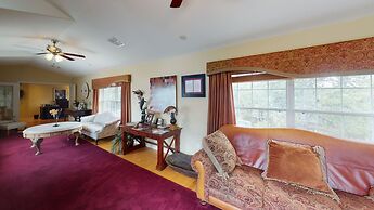 Exquisite Mountain Mansion Entire Home