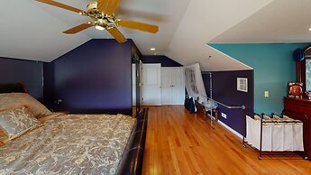 Exquisite Mountain Mansion Entire Home