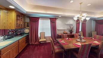 Exquisite Mountain Mansion Entire Home