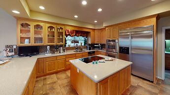 Exquisite Mountain Mansion Entire Home