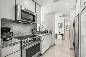 Luxury Brickell 3 Beds Sleeps 8
