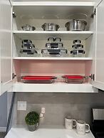 The Cosmopolitan Modern, Cozy, New 3bedroom Home