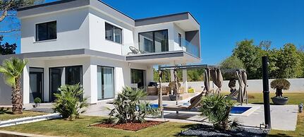 Casa del sol - Green Oasis, Only 15 min From the sea