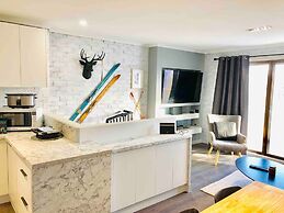 Hotham 3 Bedroom Apt - 24 Lawlers