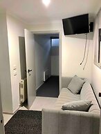 Hotham 3 Bedroom Apt - 24 Lawlers