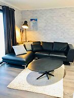 Hotham 3 Bedroom Apt - 24 Lawlers