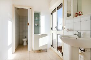 Porto Cesareo Air-conditioned Villa Sleeps 12 Torre Lapillo