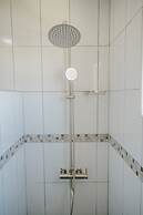 Spacious 4-bedroom Apartment 2 km From Eagle Beach