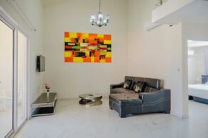 Spacious 4-bedroom Apartment 2 km From Eagle Beach