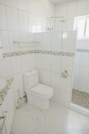 Spacious 4-bedroom Apartment 2 km From Eagle Beach