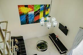 Huge 4-bedroom Apartment 2 km From Eagle Beach