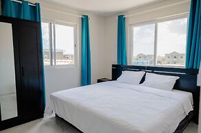 Huge 4-bedroom Apartment 2 km From Eagle Beach