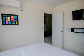 Huge 4-bedroom Apartment 2 km From Eagle Beach