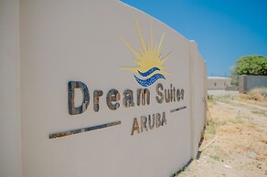 Huge 4-bedroom Apartment 2 km From Eagle Beach