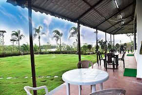 Stunning Views Rooftop Pool Lakefront Home