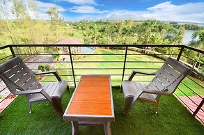 Stunning Views Rooftop Pool Lakefront Home