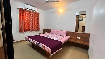 Stunning Views Rooftop Pool Lakefront Home