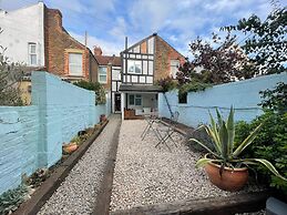 Stunning Beach House At Southsea, Portsmouth