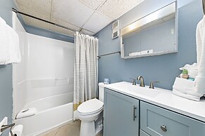 Aqua Villa 302