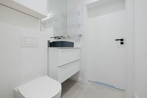 Seaside Apartment Żeromskiego by Renters