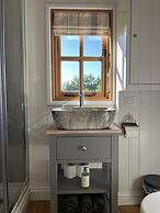 Robins Retreat - Orchard With hot tub - see Extras