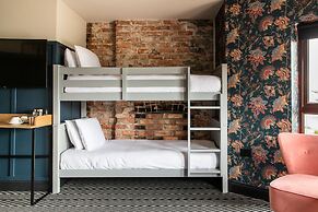 Avoca Hotel