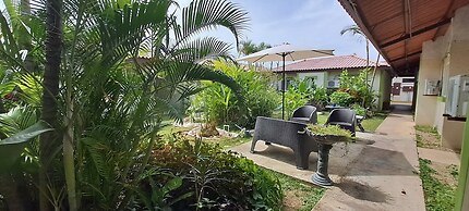 Mi Casa Asi de Grande