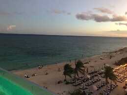 Deluxe Aparment Whit Beach & Ocean View