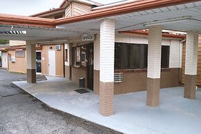 Blue Way Inn And Suites Winfield