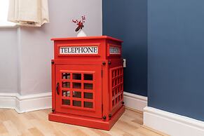 Spacious 2 Bed Southville Flat Near Harbourside